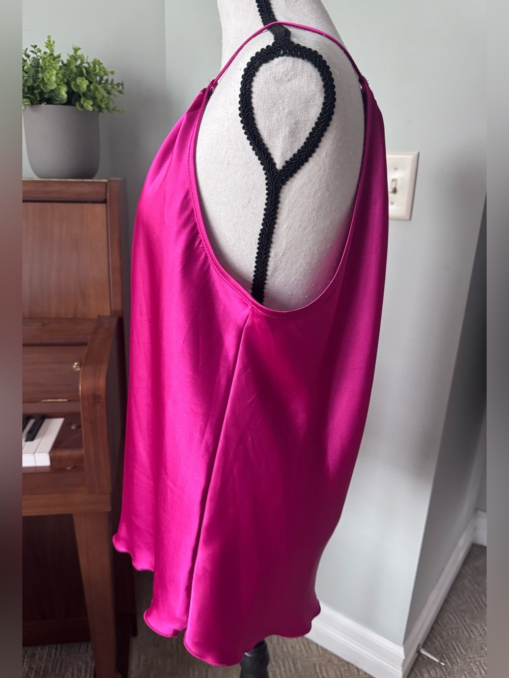 Nicole Miller Hot Pink Shiny Satin Halter Top Camisole Blouse XL Fuchsia Y2K - Picture 5 of 13